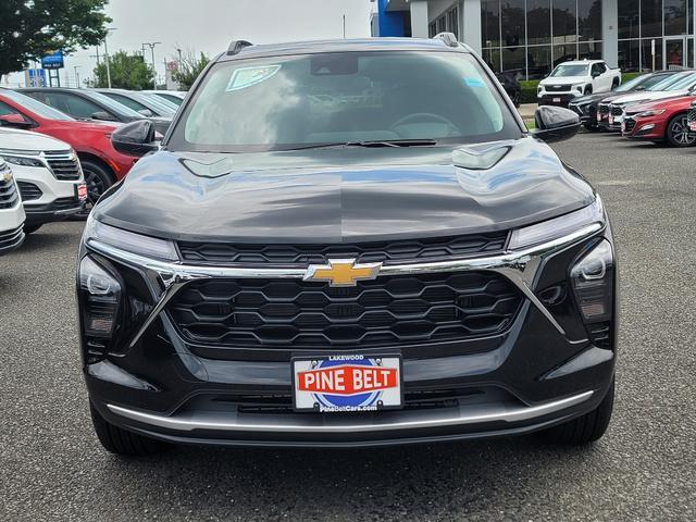 new 2025 Chevrolet Trax car, priced at $25,537