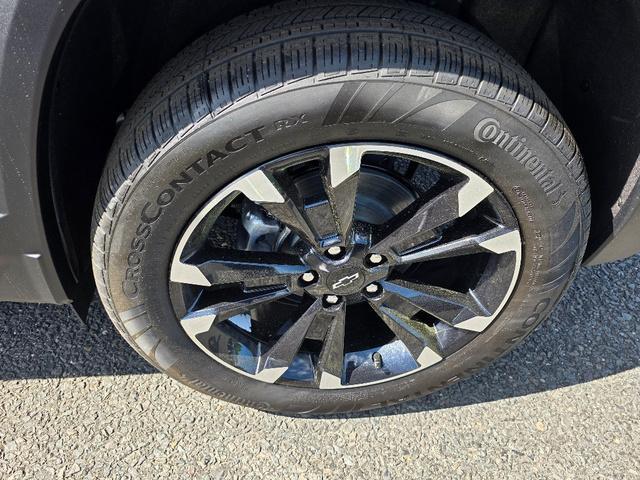 new 2025 Chevrolet Equinox car, priced at $32,808