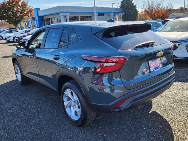 new 2025 Chevrolet Trax car, priced at $22,297