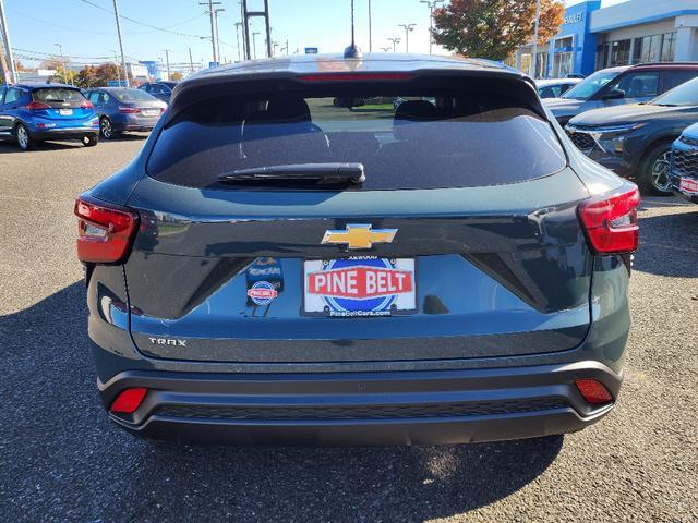 new 2025 Chevrolet Trax car, priced at $22,297