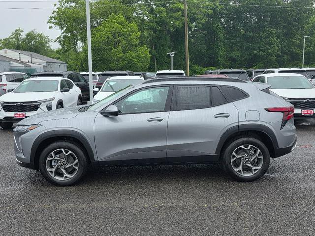 new 2025 Chevrolet Trax car, priced at $24,442