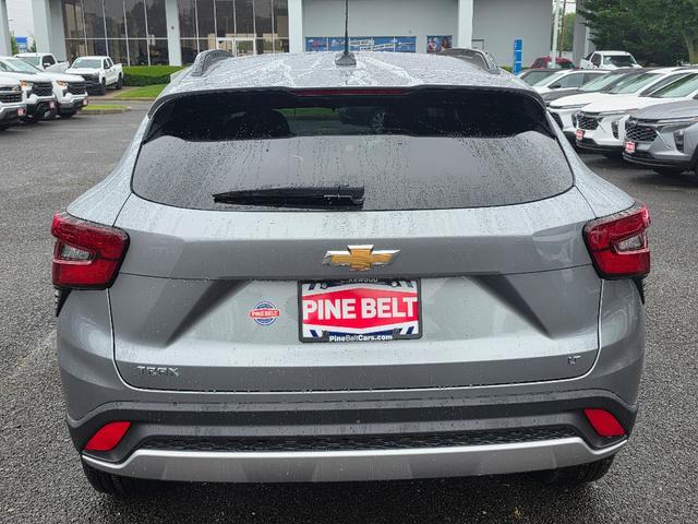 new 2025 Chevrolet Trax car, priced at $24,442