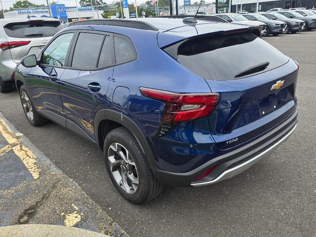 used 2024 Chevrolet Trax car, priced at $19,481