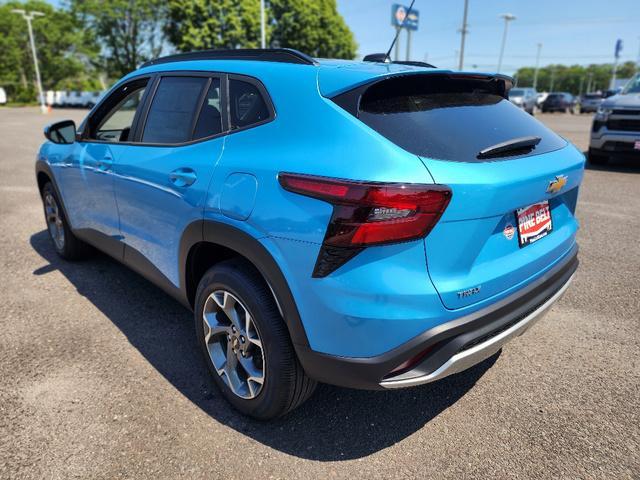 new 2025 Chevrolet Trax car, priced at $24,002