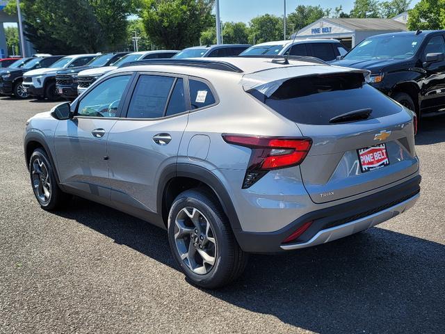 new 2025 Chevrolet Trax car, priced at $23,252