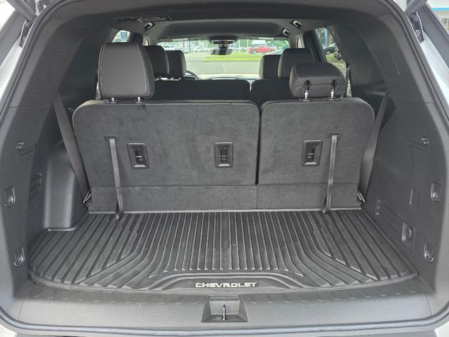 used 2023 Chevrolet Traverse car, priced at $33,182