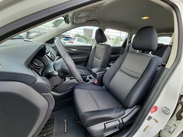 used 2017 Nissan Rogue car, priced at $11,392