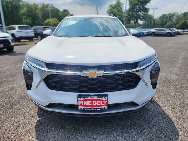 new 2025 Chevrolet Trax car, priced at $23,607