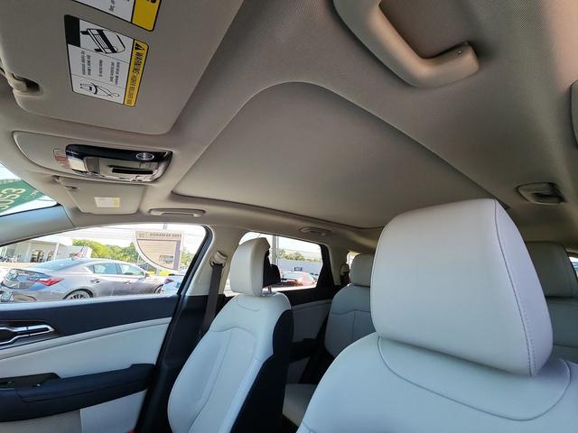 used 2023 Kia Sportage Hybrid car, priced at $28,132