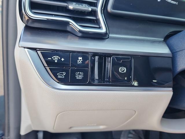 used 2023 Kia Sportage Hybrid car, priced at $28,132