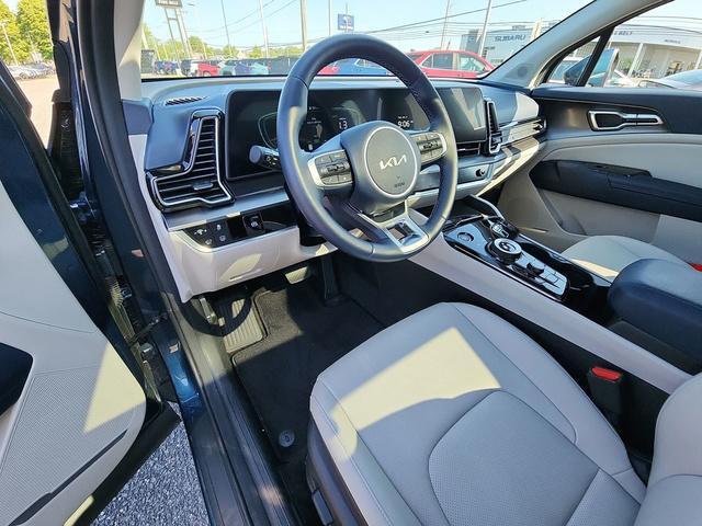 used 2023 Kia Sportage Hybrid car, priced at $28,132