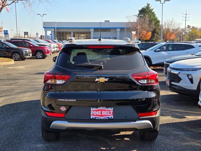 new 2025 Chevrolet TrailBlazer car, priced at $25,747