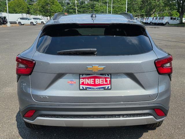 new 2025 Chevrolet Trax car, priced at $24,717