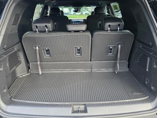 new 2026 Chevrolet Traverse car, priced at $43,552