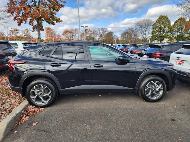 new 2025 Chevrolet Trax car, priced at $24,642