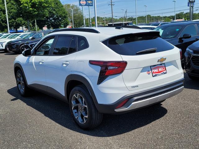 new 2025 Chevrolet Trax car, priced at $24,642