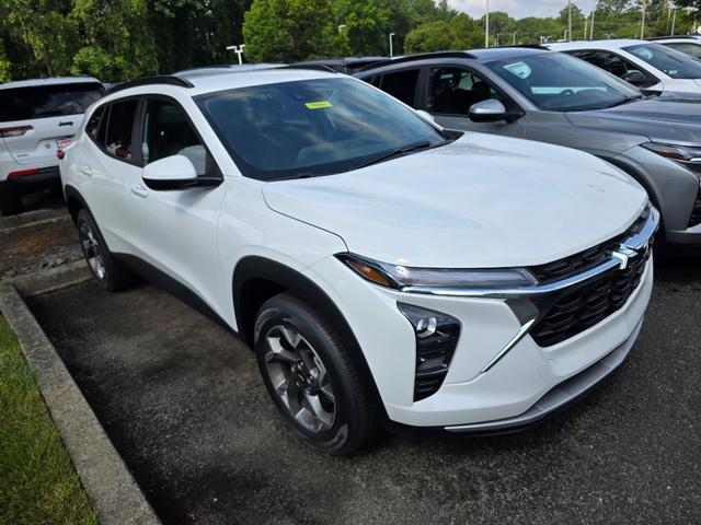 new 2025 Chevrolet Trax car, priced at $25,471
