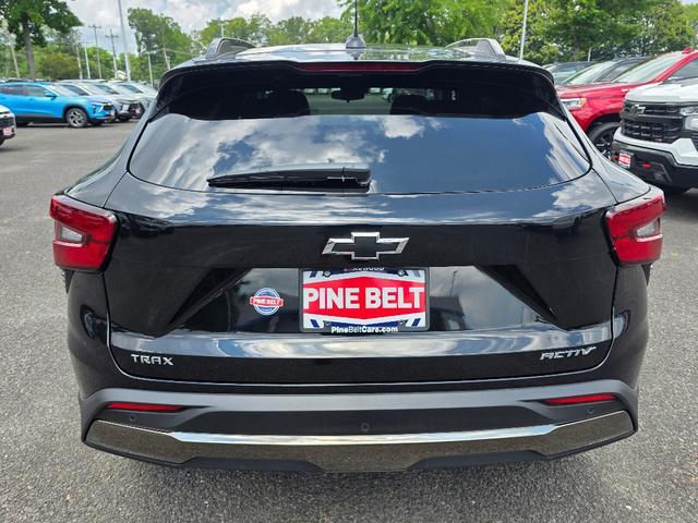 new 2025 Chevrolet Trax car, priced at $27,097