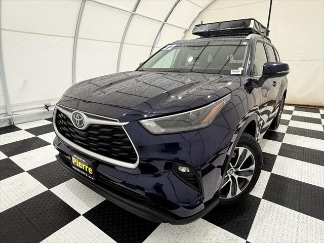 used 2022 Toyota Highlander Hybrid car, priced at $39,995