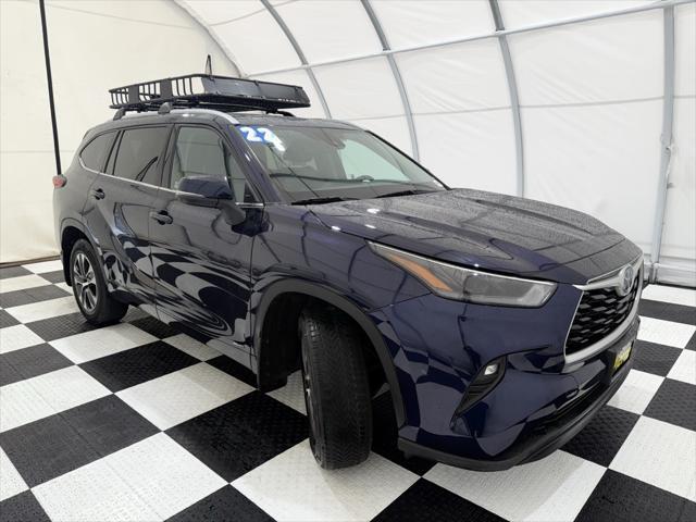 used 2022 Toyota Highlander Hybrid car, priced at $39,995