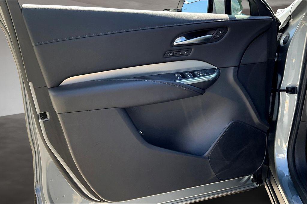 used 2023 Cadillac XT4 car, priced at $28,972