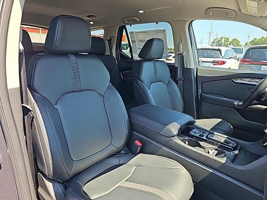 new 2025 Honda Pilot car, priced at $46,695