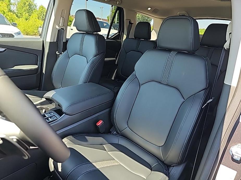 new 2025 Honda Pilot car, priced at $46,695