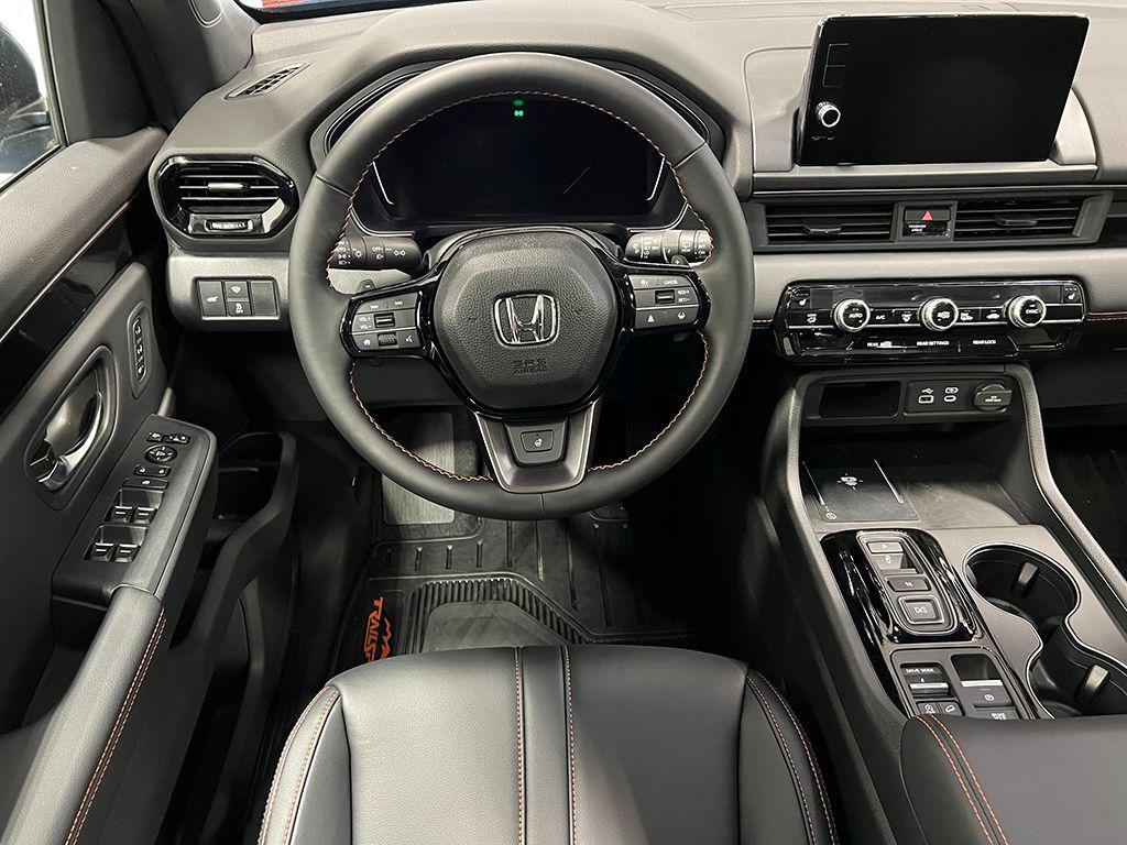 new 2025 Honda Pilot car, priced at $49,395