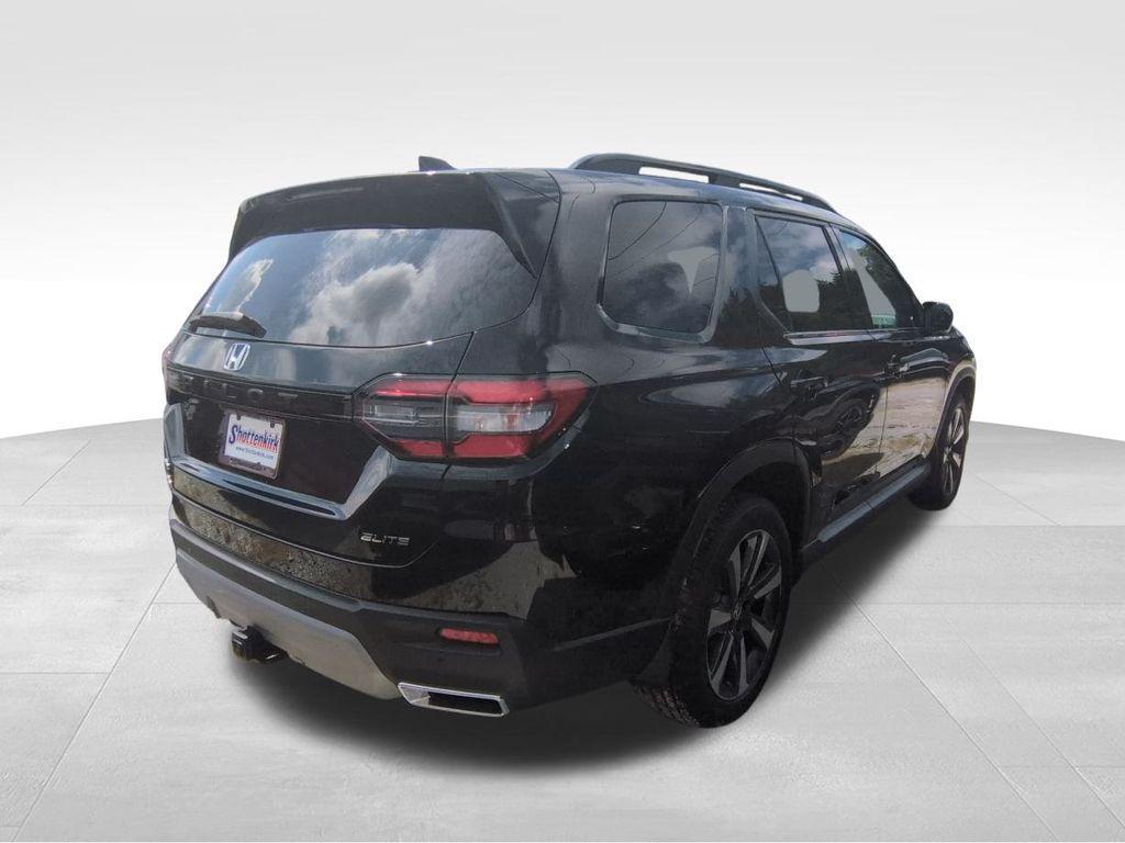 new 2025 Honda Pilot car, priced at $56,250