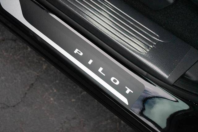 new 2025 Honda Pilot car, priced at $45,730