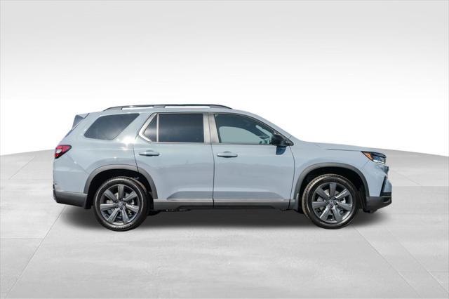 new 2025 Honda Pilot car, priced at $42,050