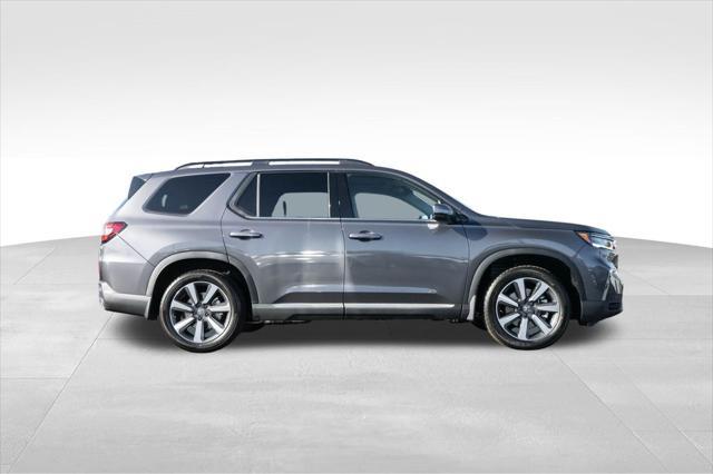 new 2025 Honda Pilot car, priced at $48,895