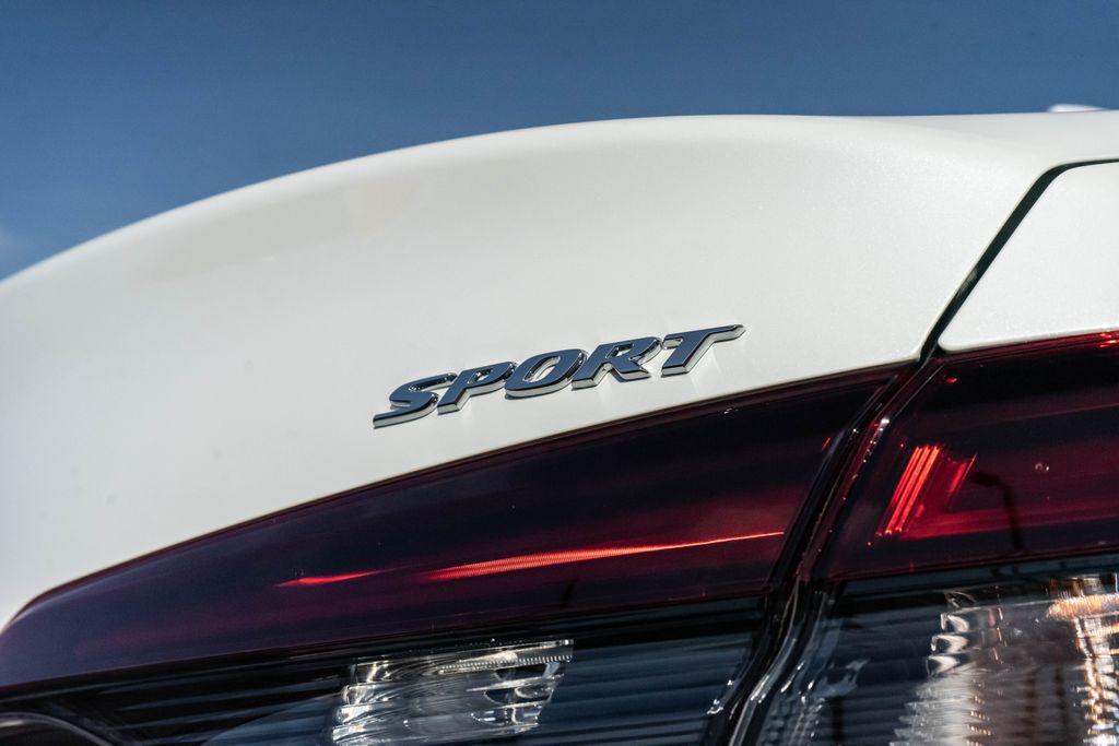 new 2025 Honda Civic Hybrid car, priced at $30,300