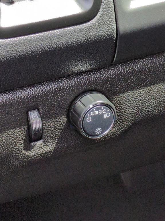 used 2022 Chevrolet Colorado car, priced at $27,289