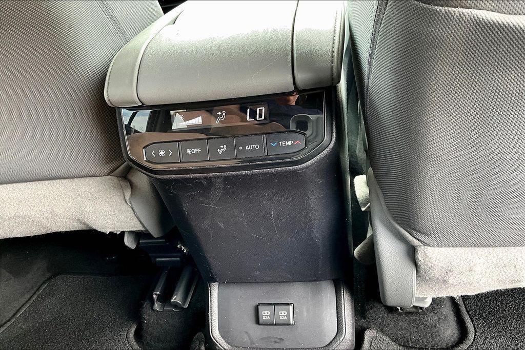 used 2021 Toyota Highlander Hybrid car, priced at $31,262