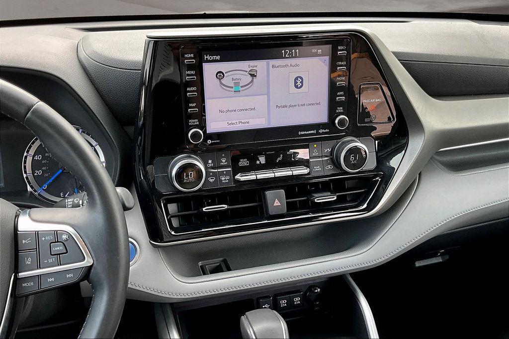 used 2021 Toyota Highlander Hybrid car, priced at $31,262