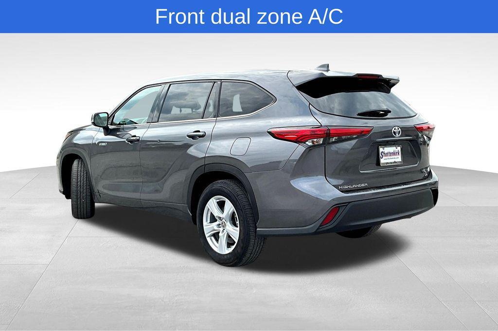 used 2021 Toyota Highlander Hybrid car, priced at $31,262