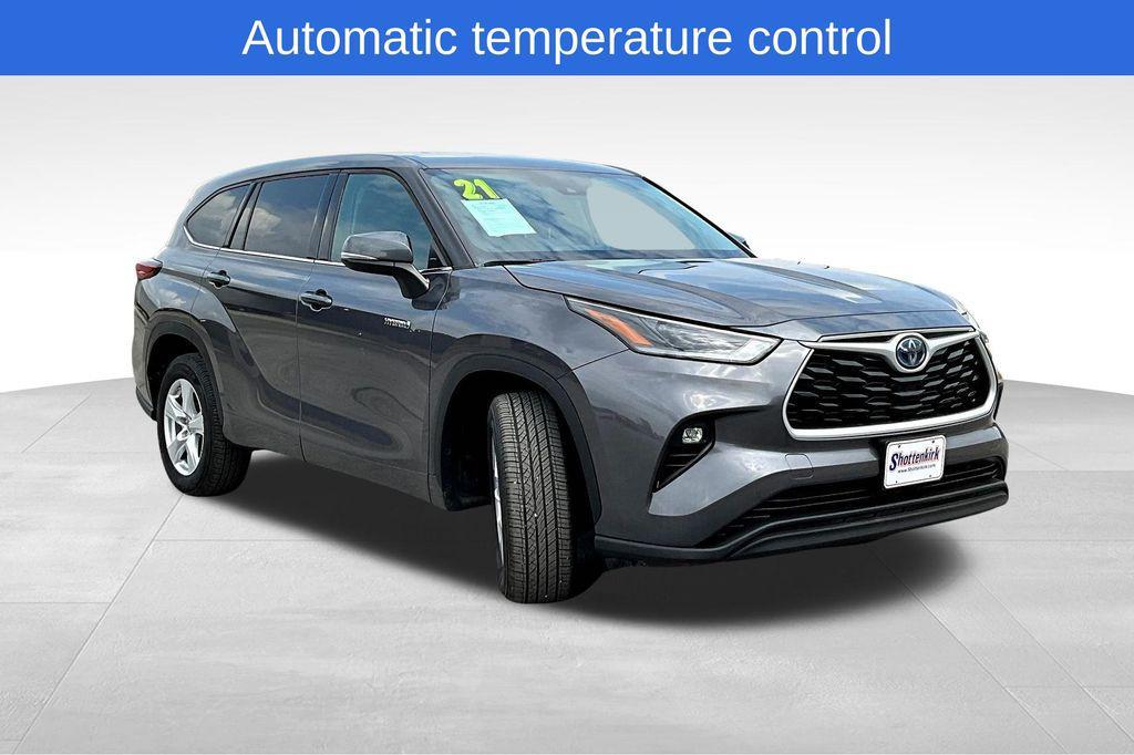 used 2021 Toyota Highlander Hybrid car, priced at $31,262