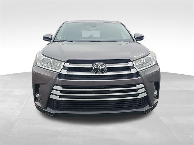 used 2019 Toyota Highlander car, priced at $27,567