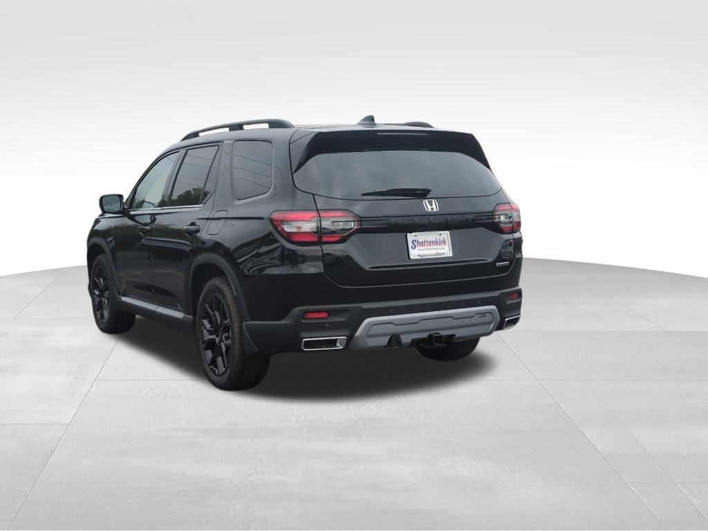 new 2025 Honda Pilot car, priced at $51,840