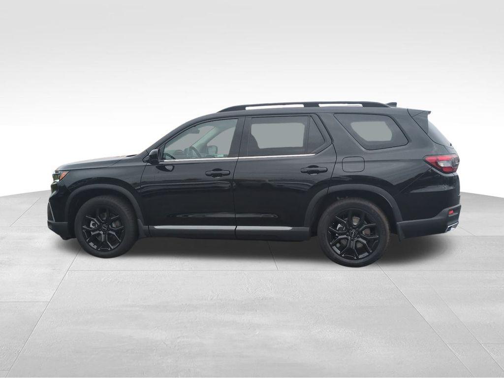 new 2025 Honda Pilot car, priced at $51,840