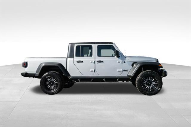 used 2023 Jeep Gladiator car, priced at $34,594