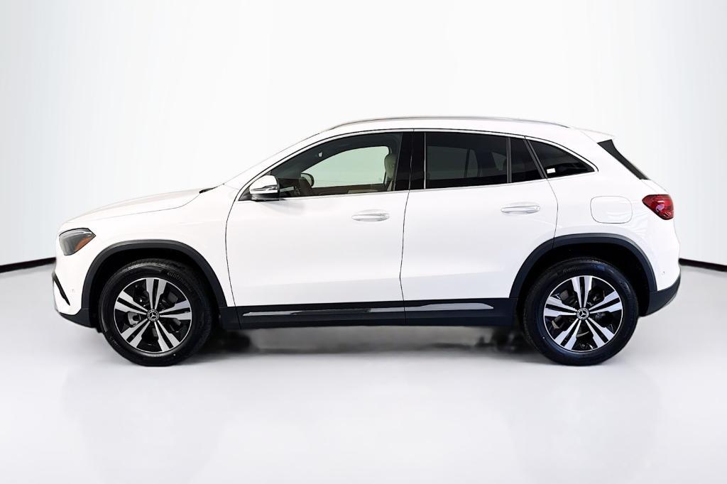 new 2025 Mercedes-Benz GLA 250 car, priced at $44,620