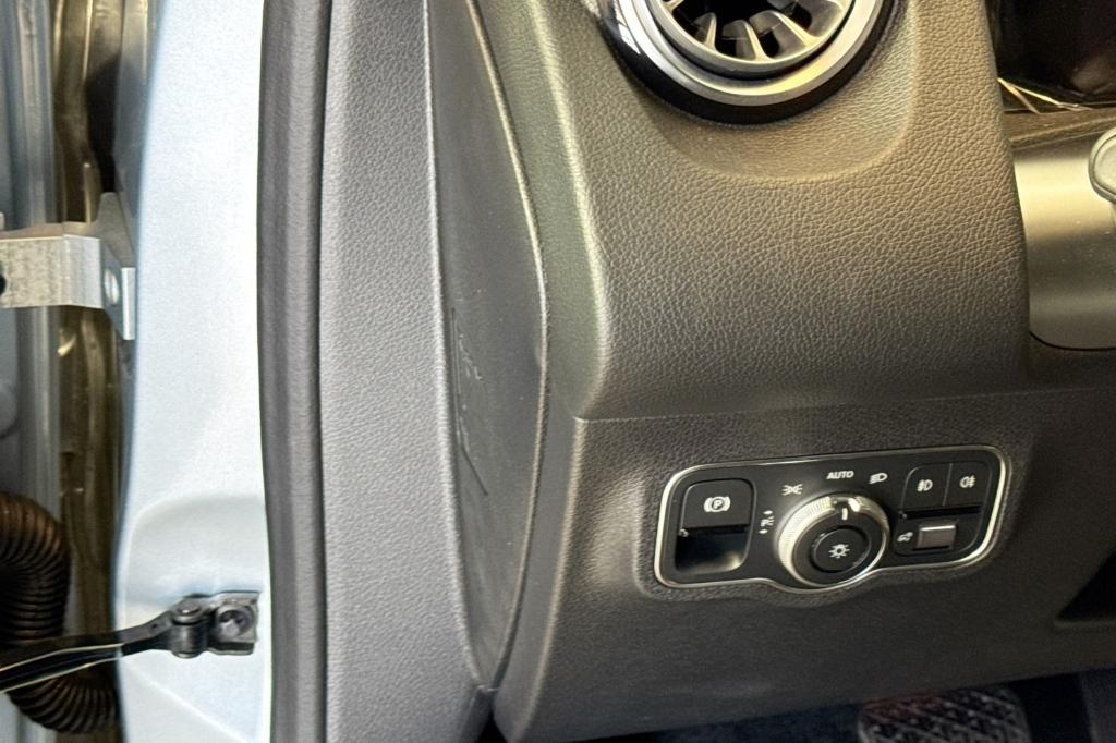 new 2026 Mercedes-Benz GLB 250 car, priced at $54,030