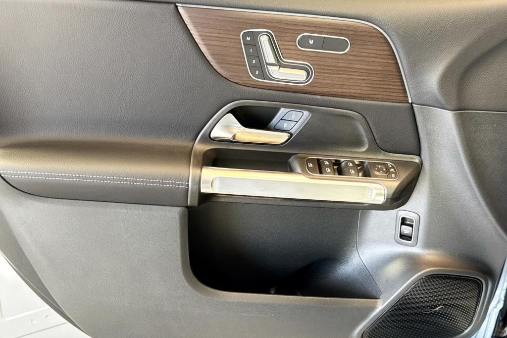 new 2026 Mercedes-Benz GLB 250 car, priced at $54,030