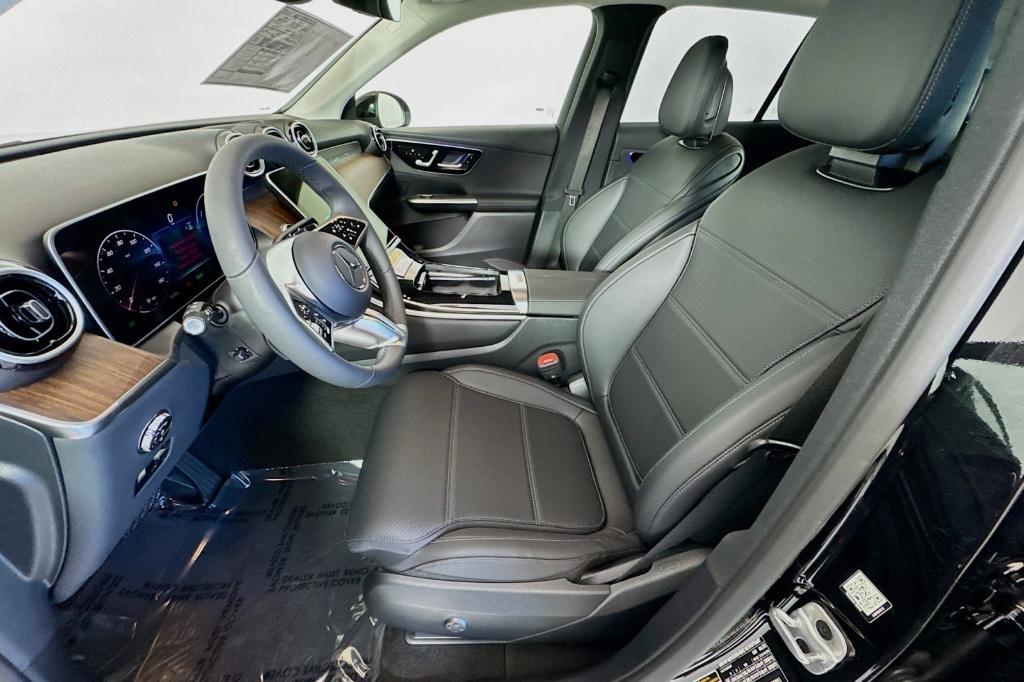new 2025 Mercedes-Benz GLC 350e car, priced at $61,700