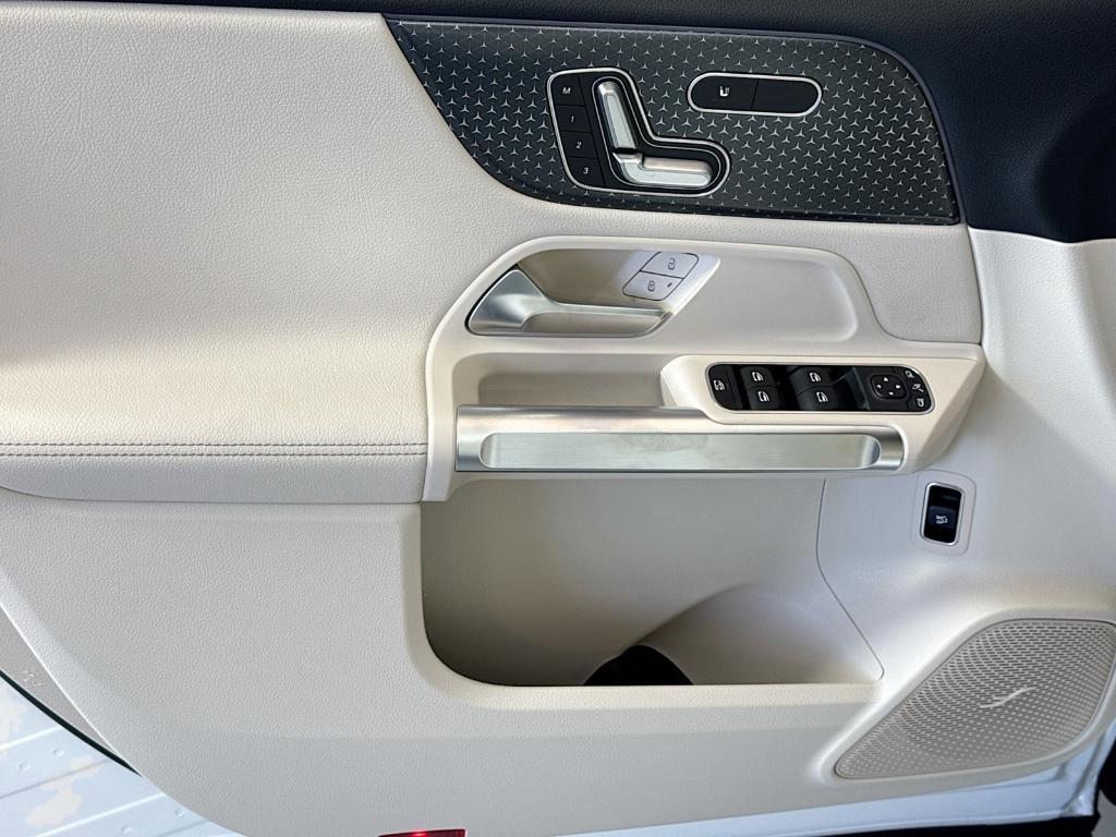 new 2025 Mercedes-Benz EQB 250 car, priced at $56,090