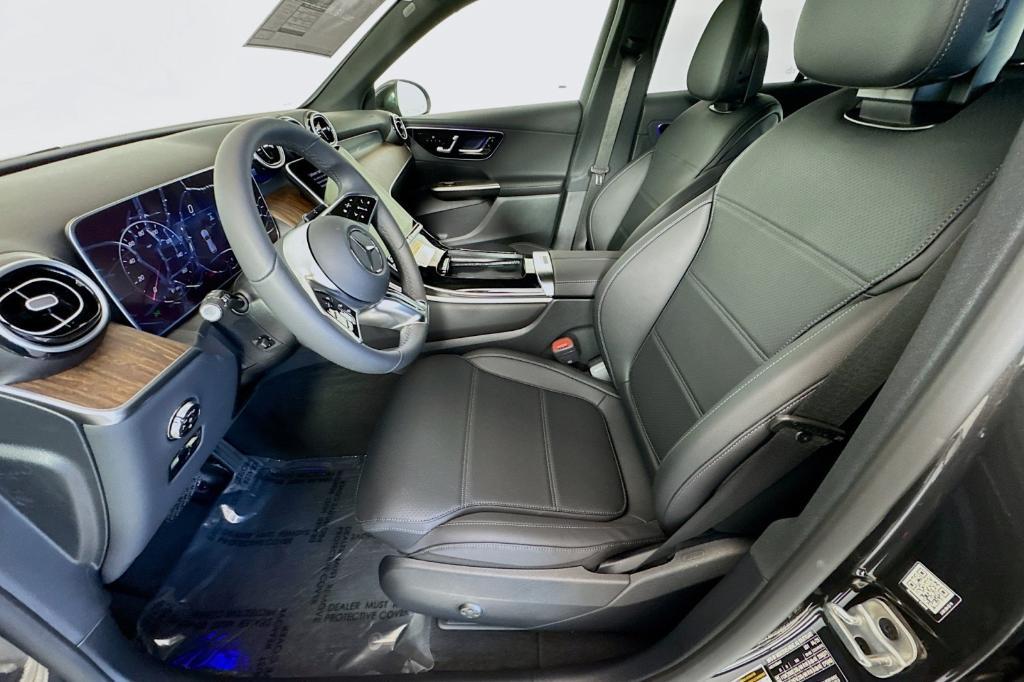 new 2025 Mercedes-Benz GLC 300 car, priced at $51,565