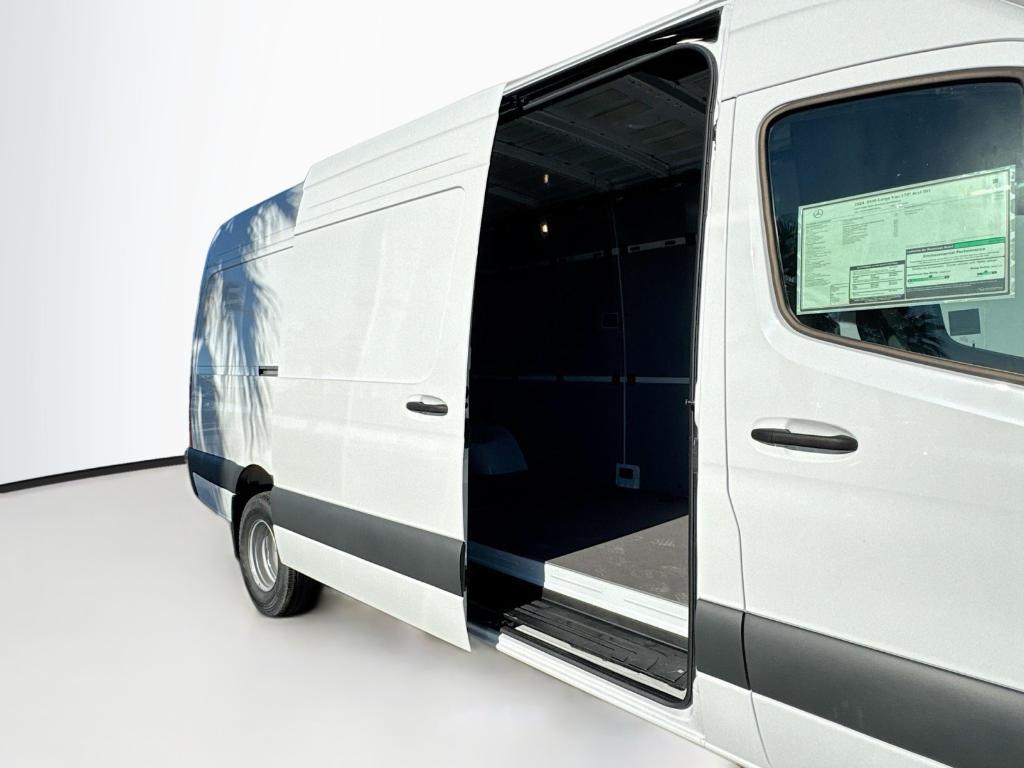 new 2024 Mercedes-Benz Sprinter 3500 car, priced at $69,022