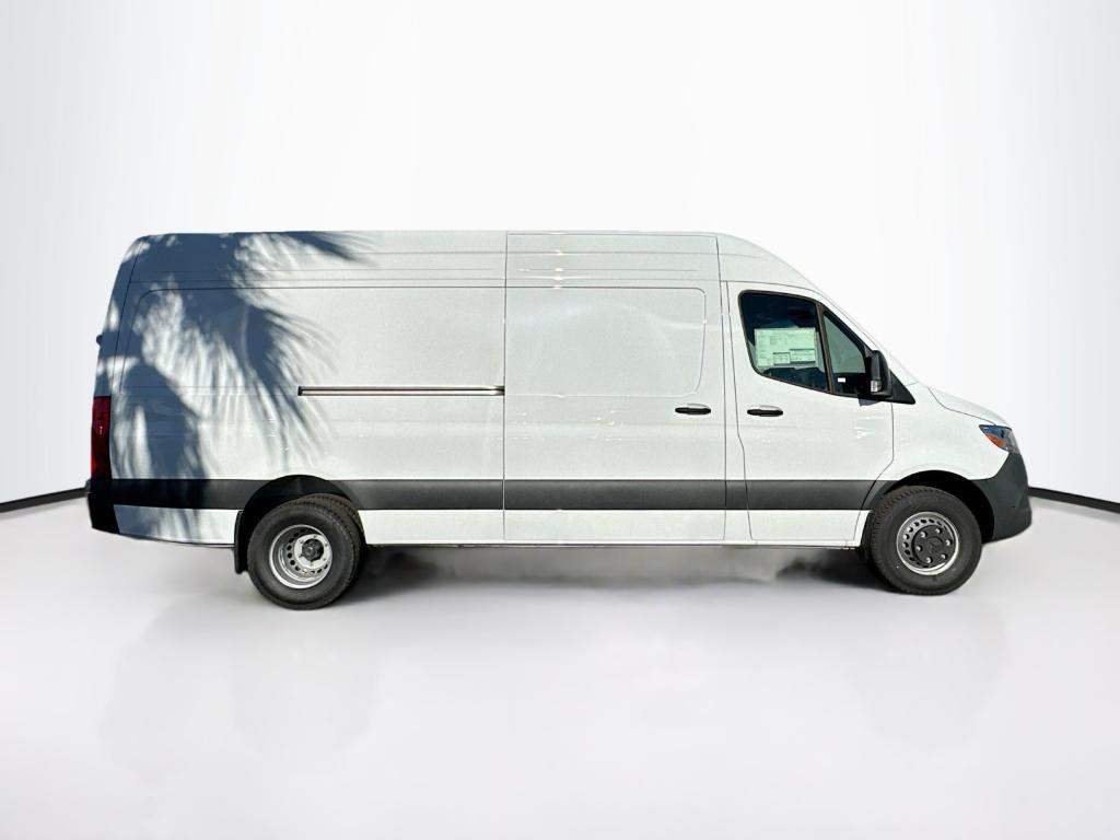 new 2024 Mercedes-Benz Sprinter 3500 car, priced at $69,022